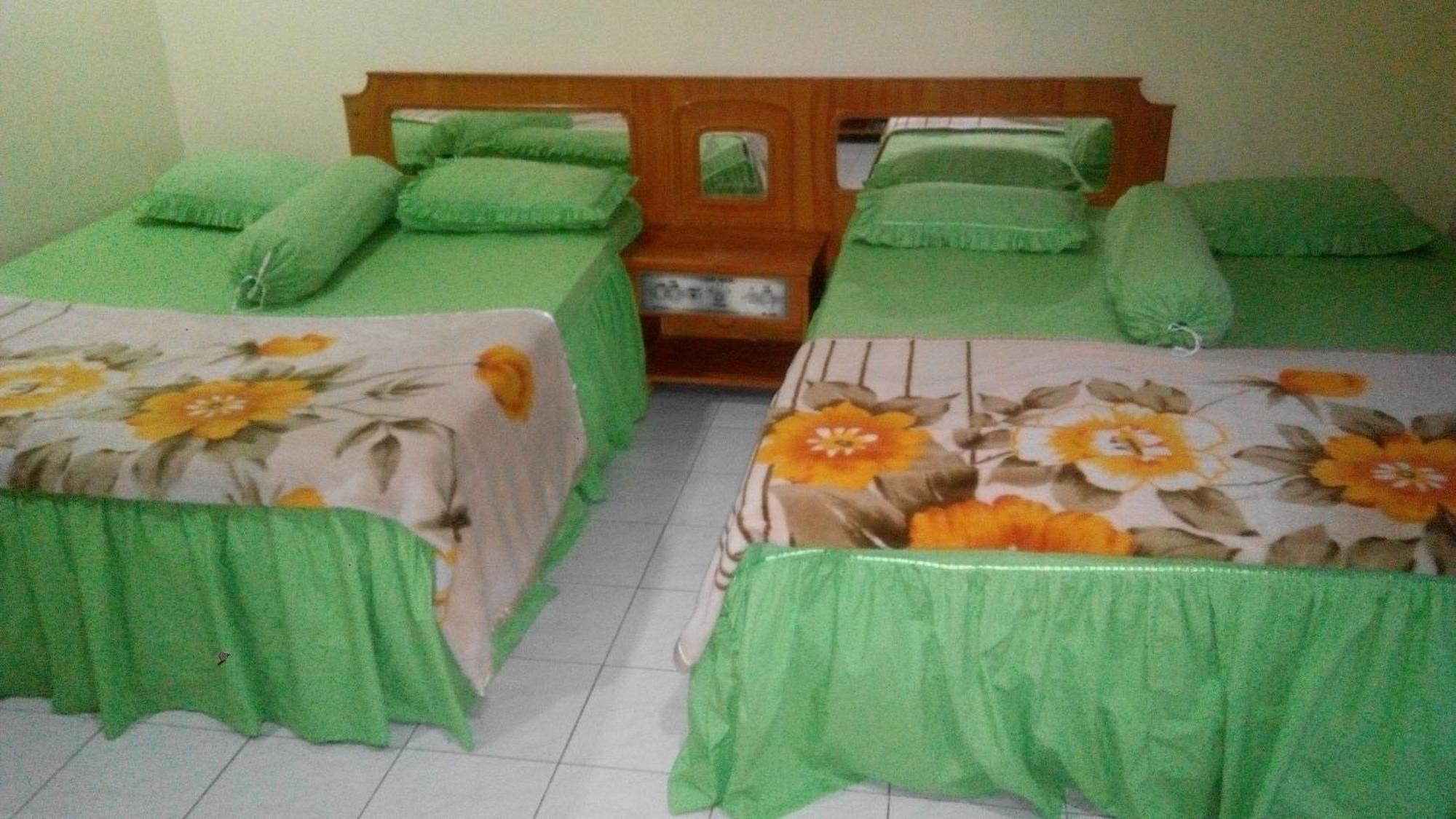 Melissa Palace Hotel And Karaoke Parapat Extérieur photo