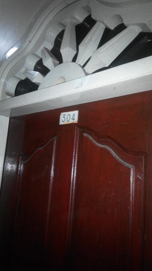 Melissa Palace Hotel And Karaoke Parapat Extérieur photo