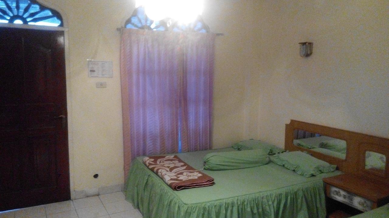 Melissa Palace Hotel And Karaoke Parapat Extérieur photo