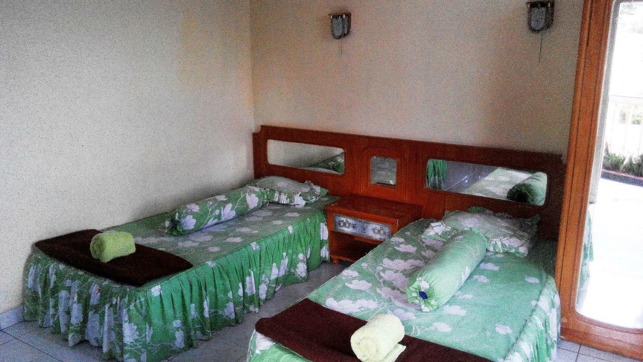 Melissa Palace Hotel And Karaoke Parapat Extérieur photo